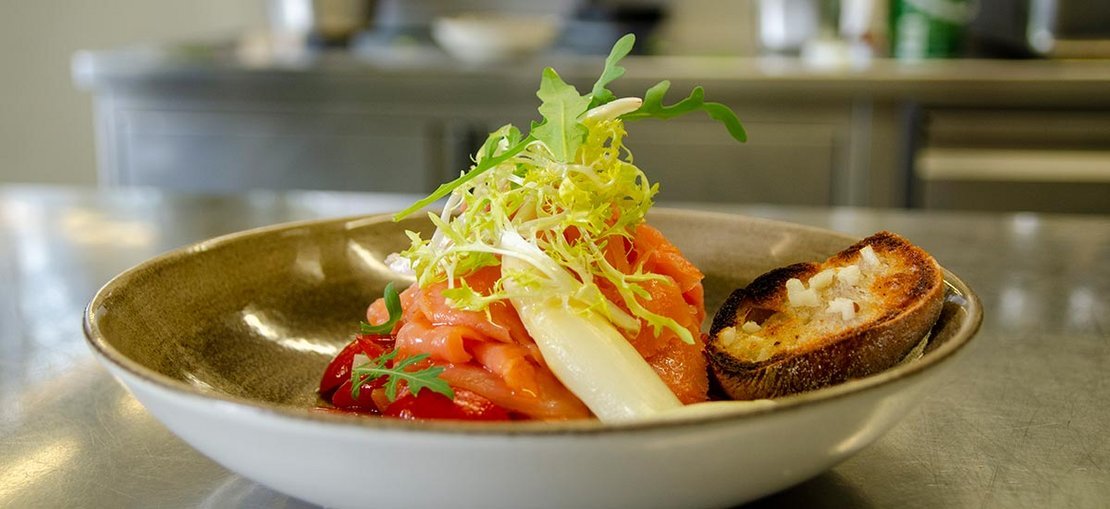 Lachs-Salat im Eichamt